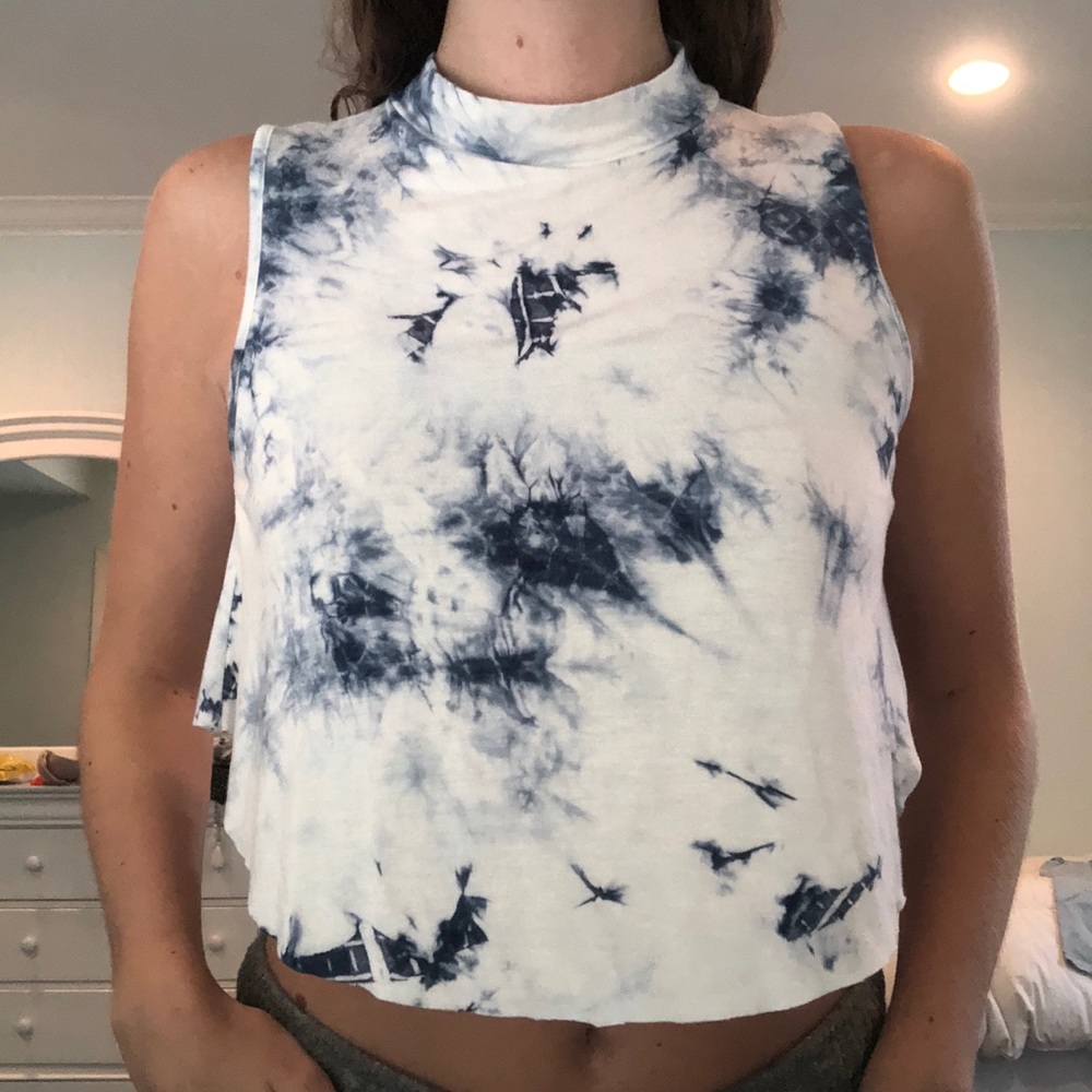 Tie-dye turtleneck crop top